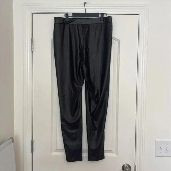 SHEIN CURVE FAUX LEATHER BLACK PANTS SIZE 1XL - Picture 2 of 4